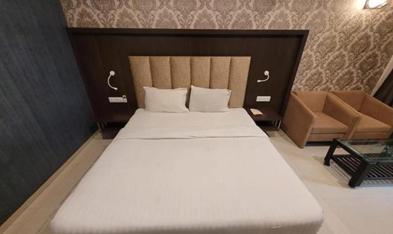 Fabhotel Prime Sapphire Regency Vadodara Luaran gambar